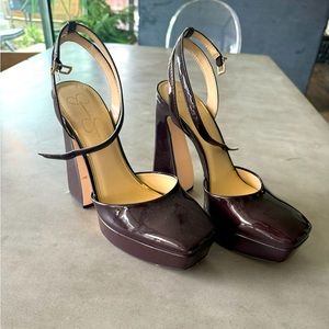 Jessica Simpson platform